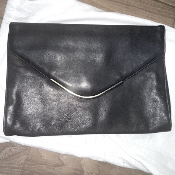 SAKS FIFTH AVENUE MADE IN ITALY VINTAGE CALF LEATHER ENVELOPE CLUTCH W GOLD TRIM - Picture 1 of 10